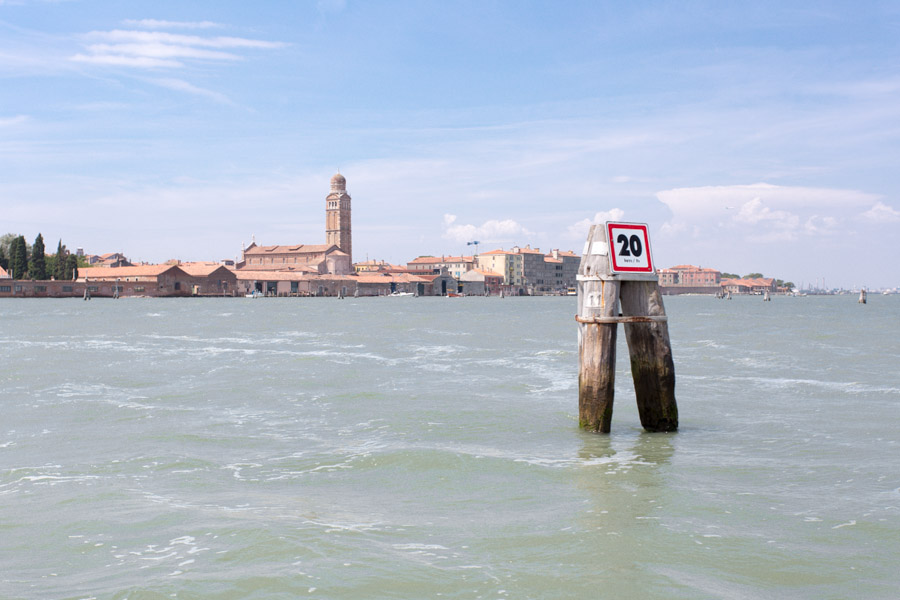 Speed limits in the harbour