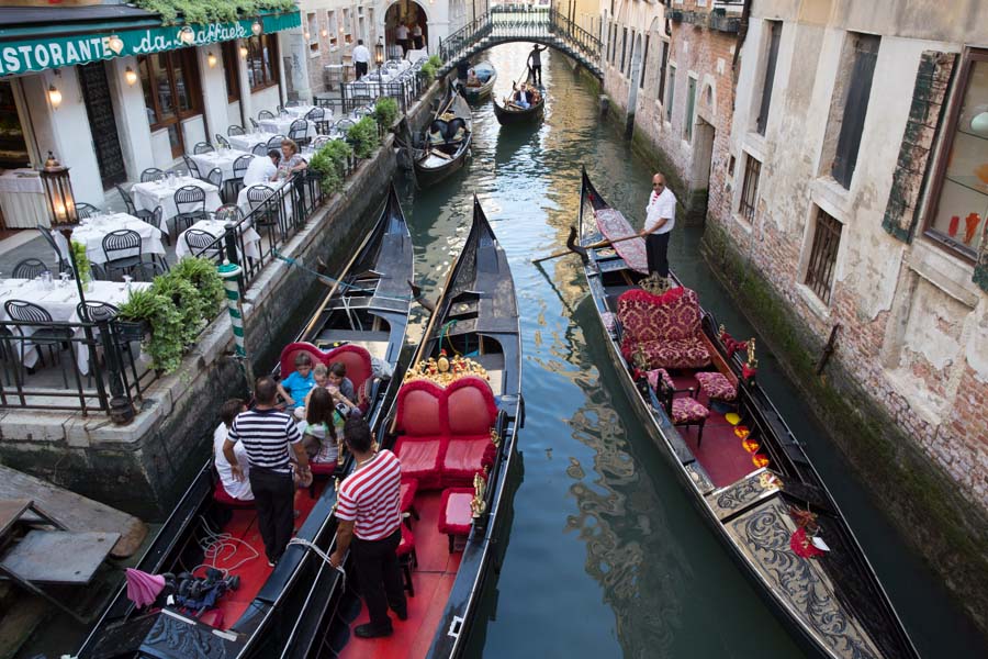 The famous Venice gondoliers